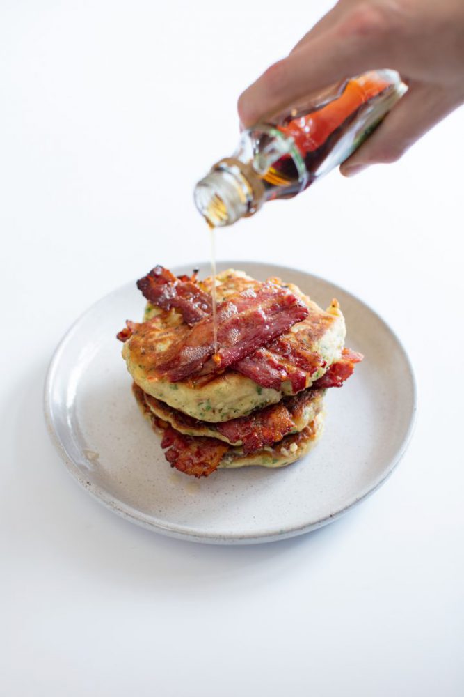 maple bacon syrup american pancakes